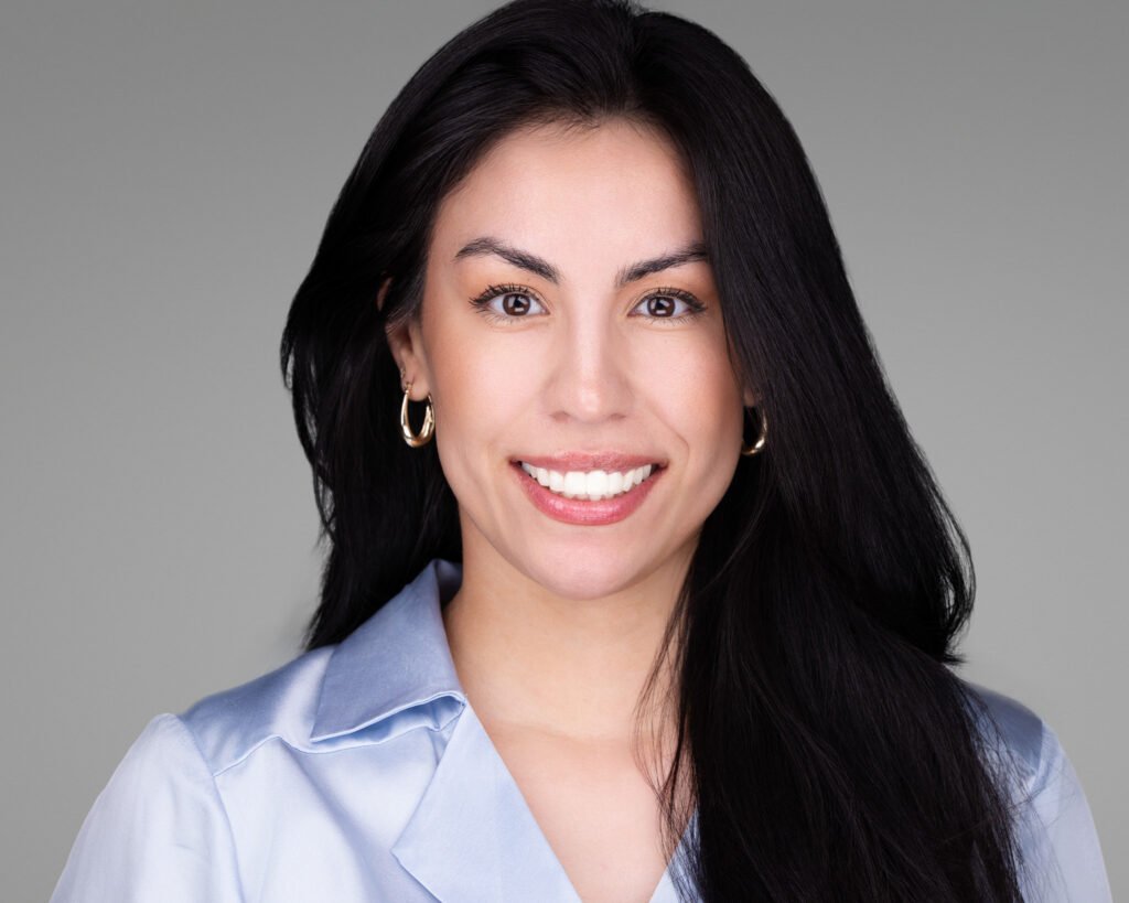 Where can I find a headshot photographer for large groups Dallas Headshot Professional